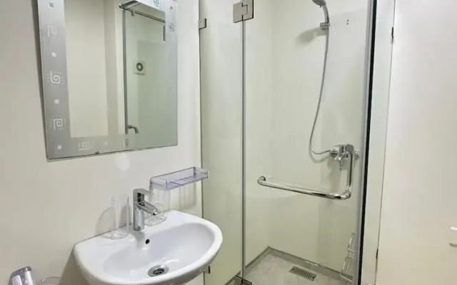 SHRTSTAYS Guesthouse