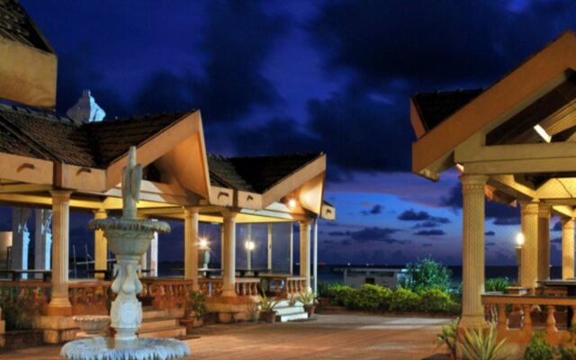 Paradise Isle Beach Resort