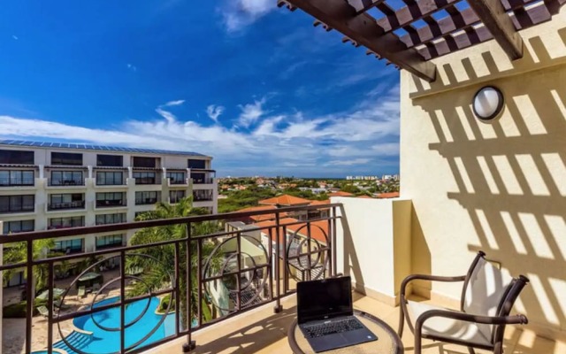 3BR 3BA Duplex w Amazing Views Pool Amenities