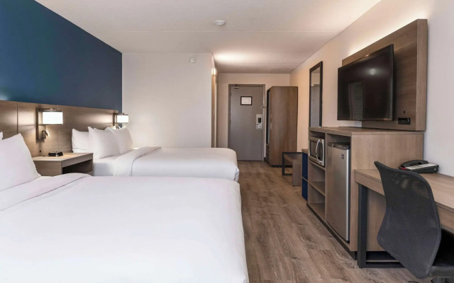 Comfort Suites Kingston Central