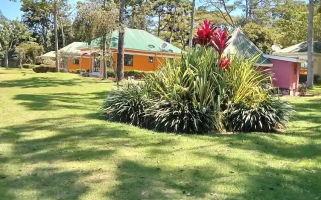 Pearl Gardens Beach Resort Kalangala