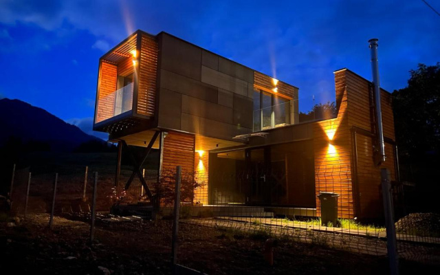 The kube by the mountain