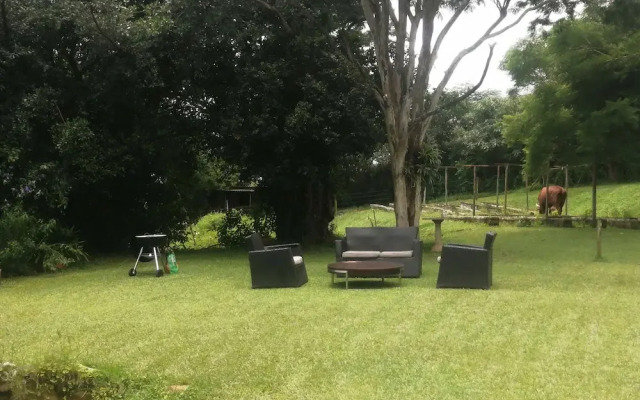 Crest Farm - Self-catering 2-bedroom, Wi-fi, Views, Swiming Pool