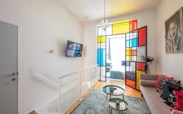 Stylish 3 Bd 3 Bath Duplex In Brussels