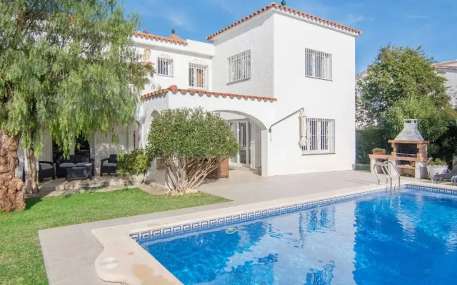 Beach In Cambrils Villa With Private Pool