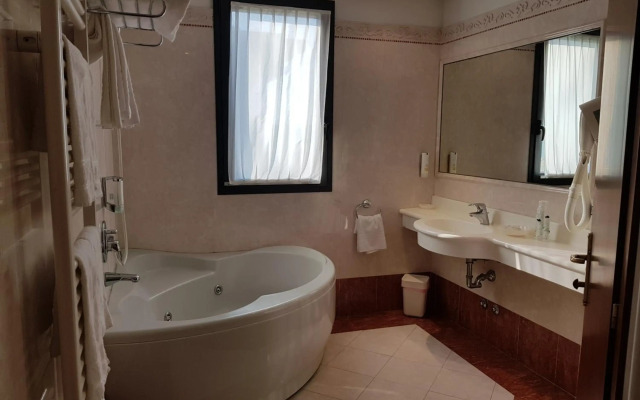 Admiral Hotel Villa Erme