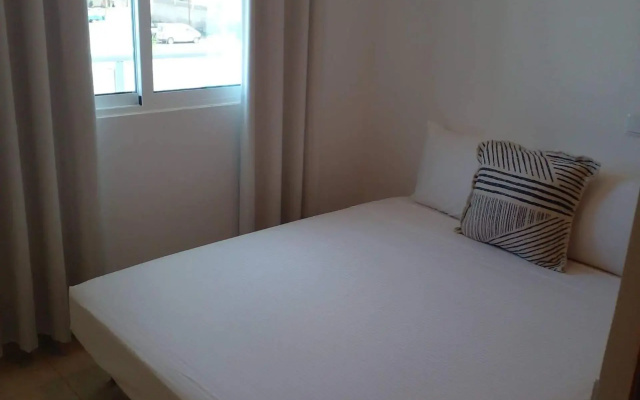Lovely - Luxury 3 Bedrooms 500m from the Beach.