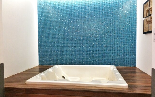 Lorena Ochoa E200 by iMexico