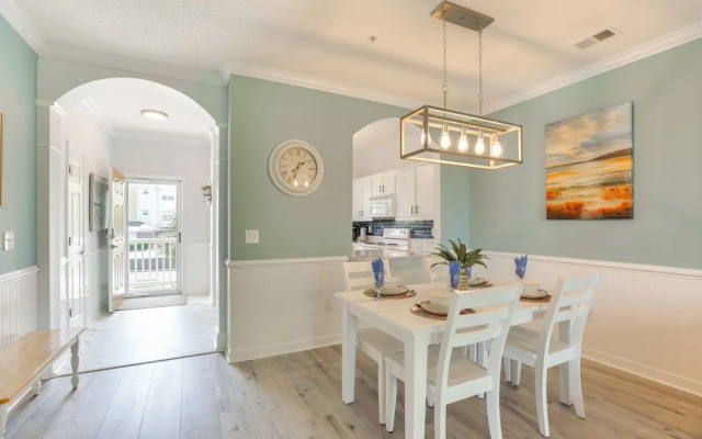 3 Mi to Barefoot Landing: Condo w/ 2 Pools!