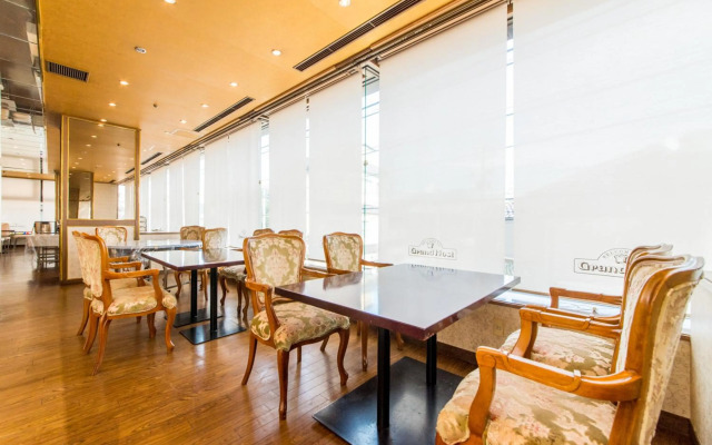 Apa Hotel Komatsu Grand