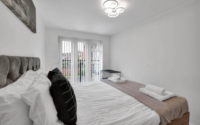 3 Bedroom and 2 Bath House with Balcony