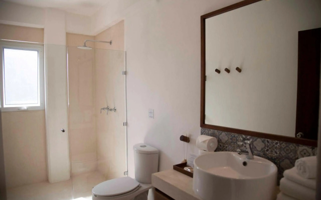 Noah Beach Hotel & Suites