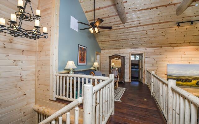 Boulder House 6 Bedroom House