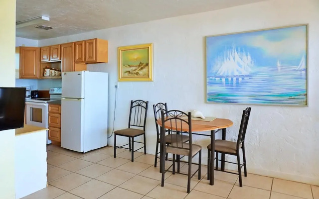 Misty Isles Redington Beachfront Suite 2