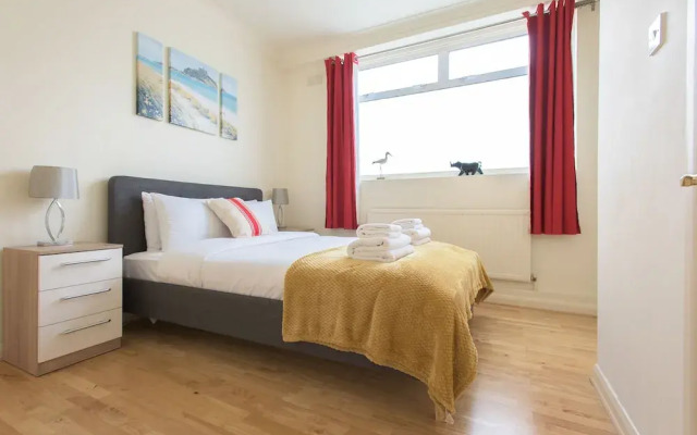Platinum Apartment Mornington Crescent 9986