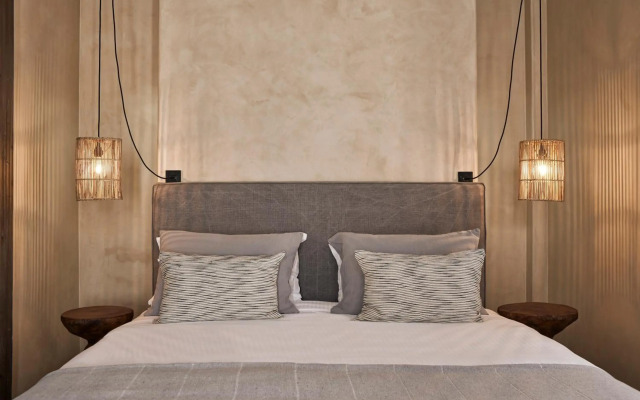 Naxian Collection
