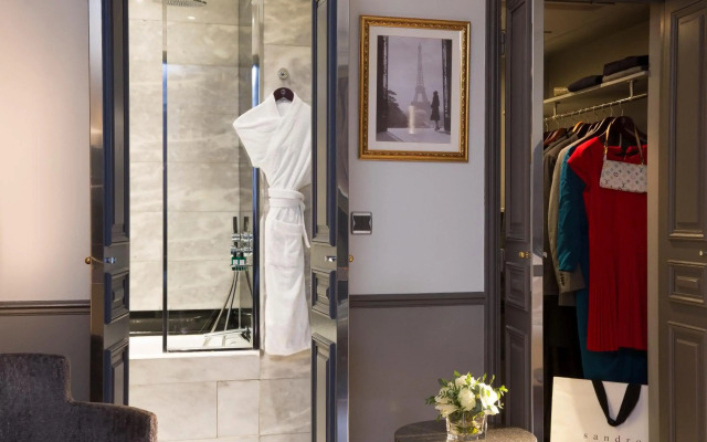 Hotel Lumen Paris Louvre