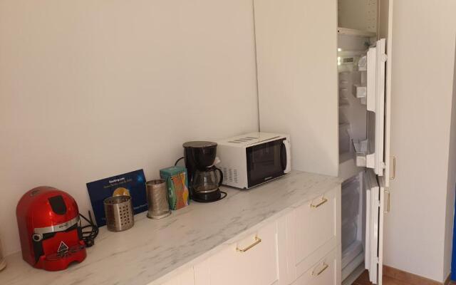 Private townhouse with roof terrace close to the beach