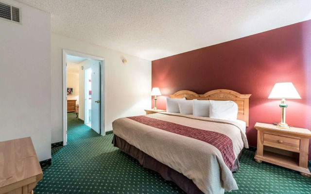 Red Roof Inn & Suites Knoxville East