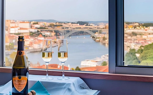 Stunning View Apartament by BnbHost