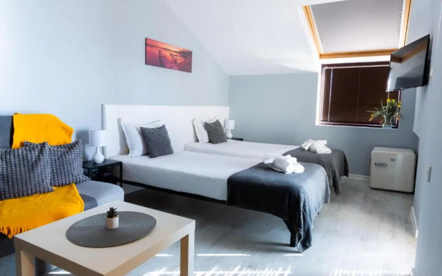 La Piazza Hotel