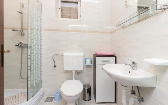 Awesome Home in Zadar With 2 Bedrooms and Wifi