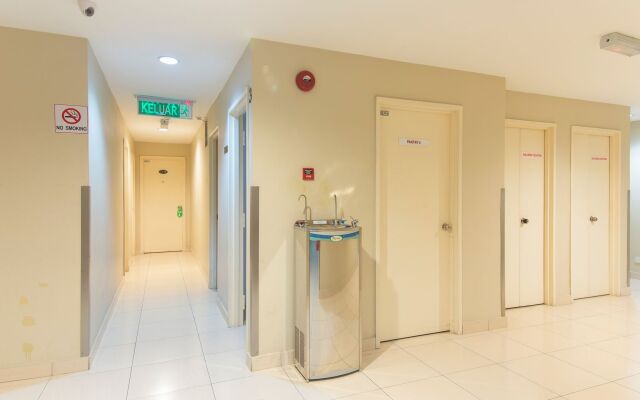 ZEN Rooms Twin Hotel