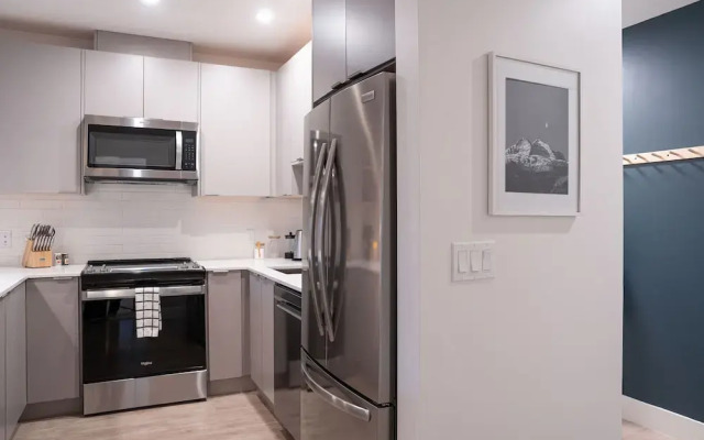 Hemlock Hangout By Revelstoke Vacations