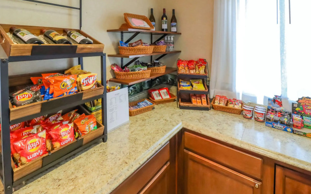 Quality Inn & Suites Sequim at Olympic National Park