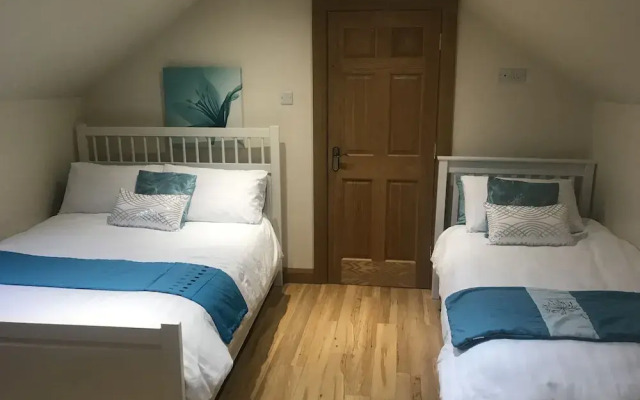 Dungannon 2 Bed Bungalow - Sleeps 5 - Pet Friendly