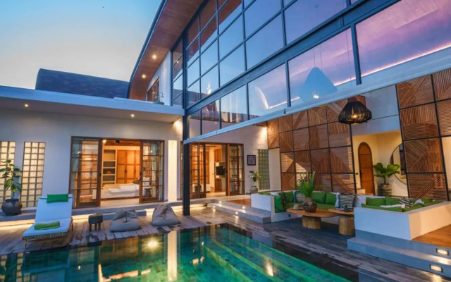 Villa Mango 3 - Amazing 4-bdr Villa in Berawa ! PERFECT LOCATION !