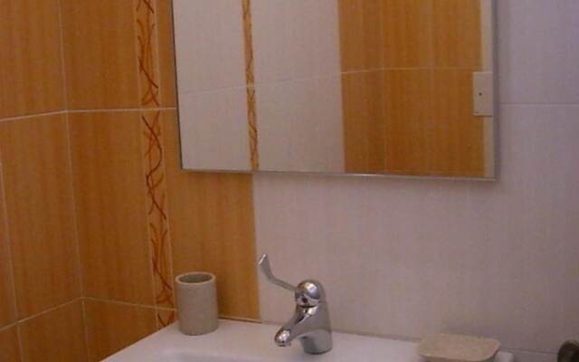 Room in Guest Room - S'olivariu Village Affittacamere - King Room With Roll-in Shower