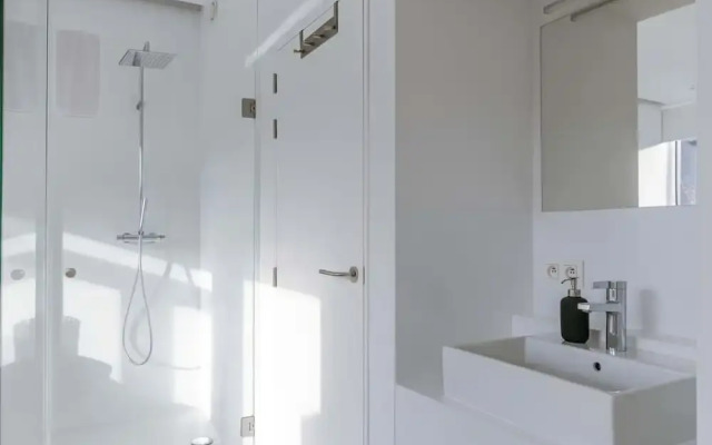 Bright Apartment Overlooking the 3 Towers of Ghent