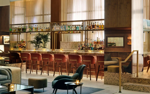 The Hollywood Grande, Autograph Collection