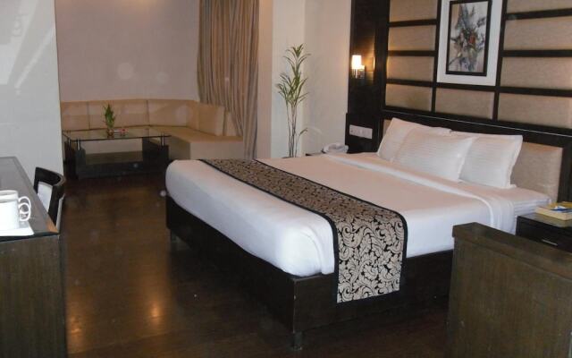 Karon Hotel - Lajpat Nagar