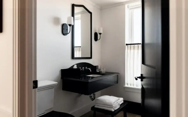Longfellow Hotel