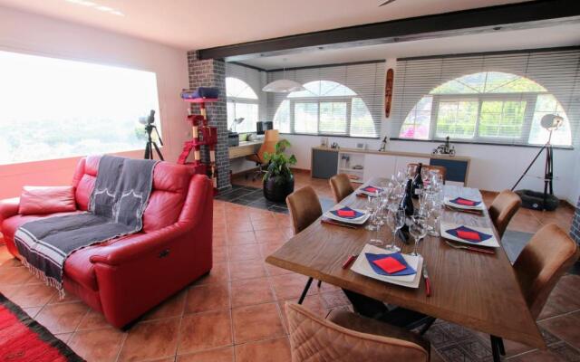 TESS Villa El Mirador