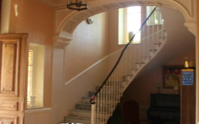 Chateau de Saint Aunay