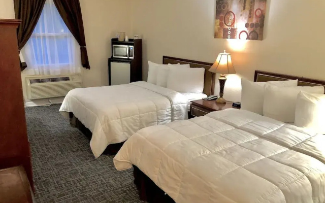 Bicentennial Inn