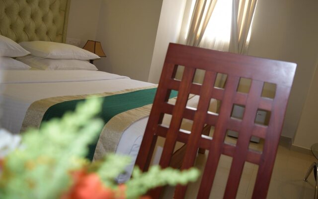 Lazaani Hotel & Restaurant