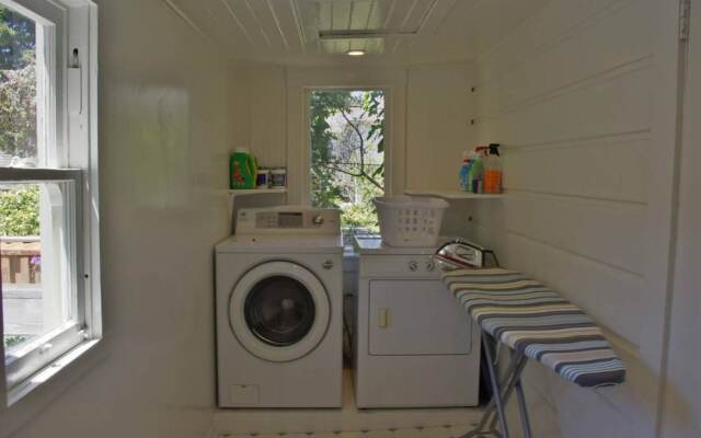 Berkeley XXL Delux Supreme House