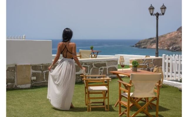 Avgerinos Deluxe Rooms