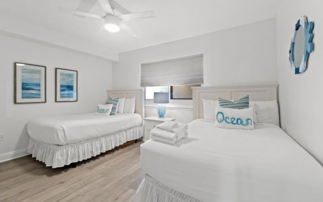 Emerald Beach 1736