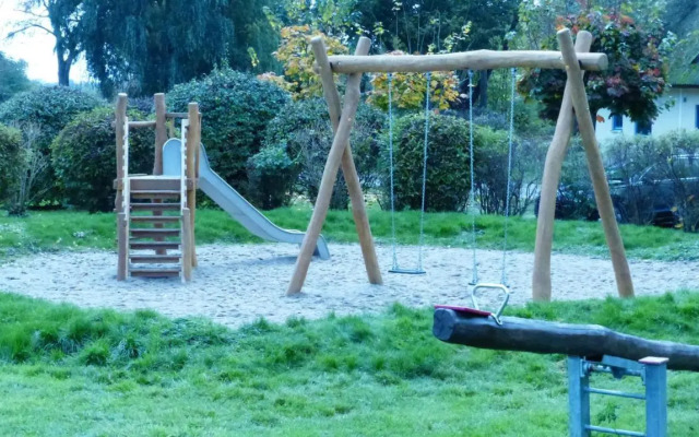 Reetdachhaus Eibe 2, Kaminofen, Sauna, 8 Personen, W-Lan