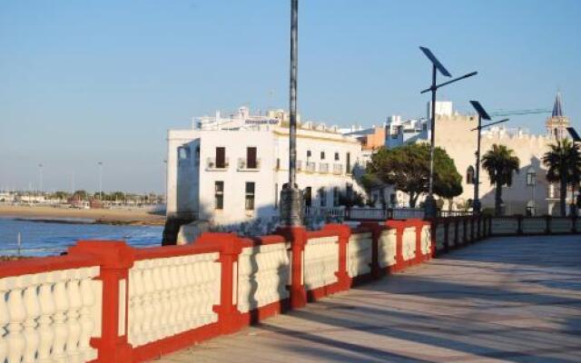 Hostal Rompeolas
