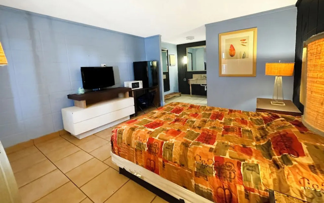 Luxury Inn by OYO Albany
