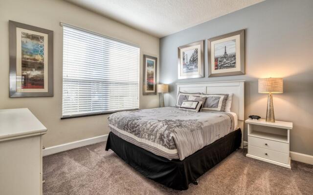 Nice and pleasant townhome villa with private pool near Disney