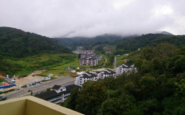 3 Rooms Apt @ Crown Imperial Court