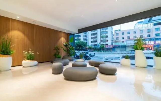 Monarch Hotel