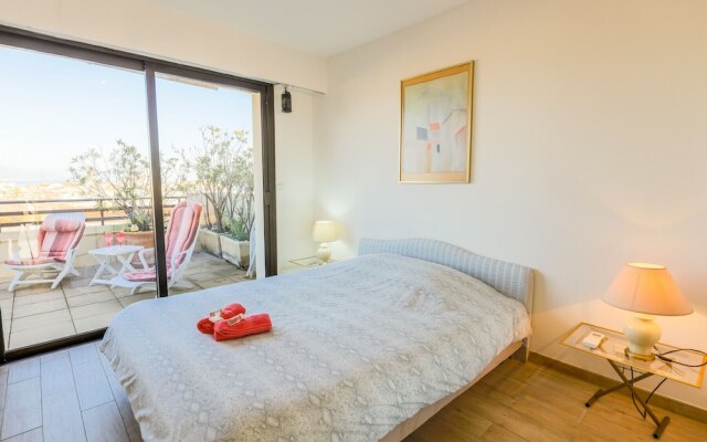 Vieil Antibes Vista AP3093 by Riviera Ho